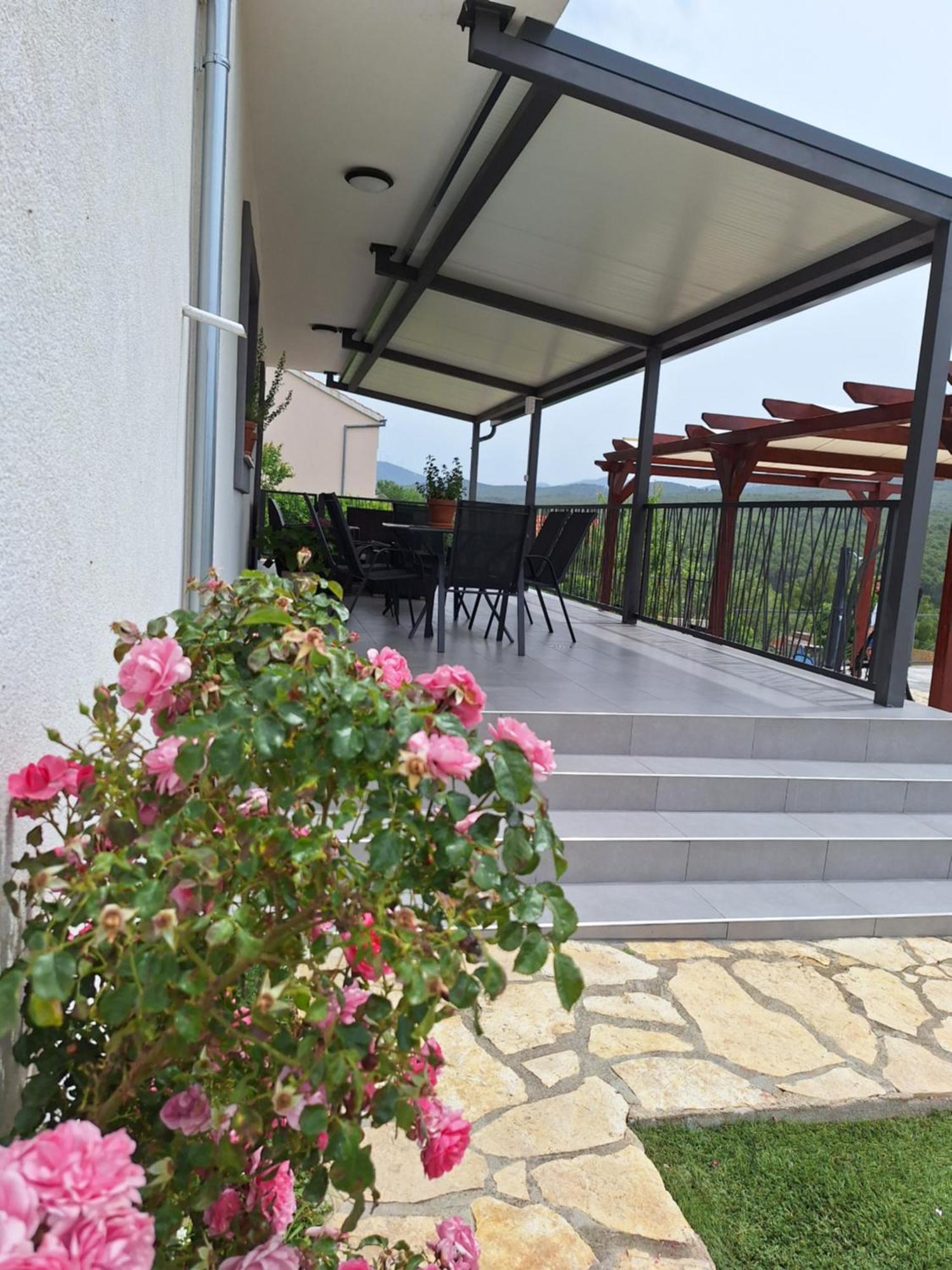 Guest House "The View" - With A Pool Donje Polje Ngoại thất bức ảnh